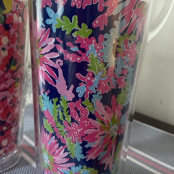 Lilly Pulitzer clear tumblers like new navy trippin and sippin & wild confetti - Picture 2 of 3